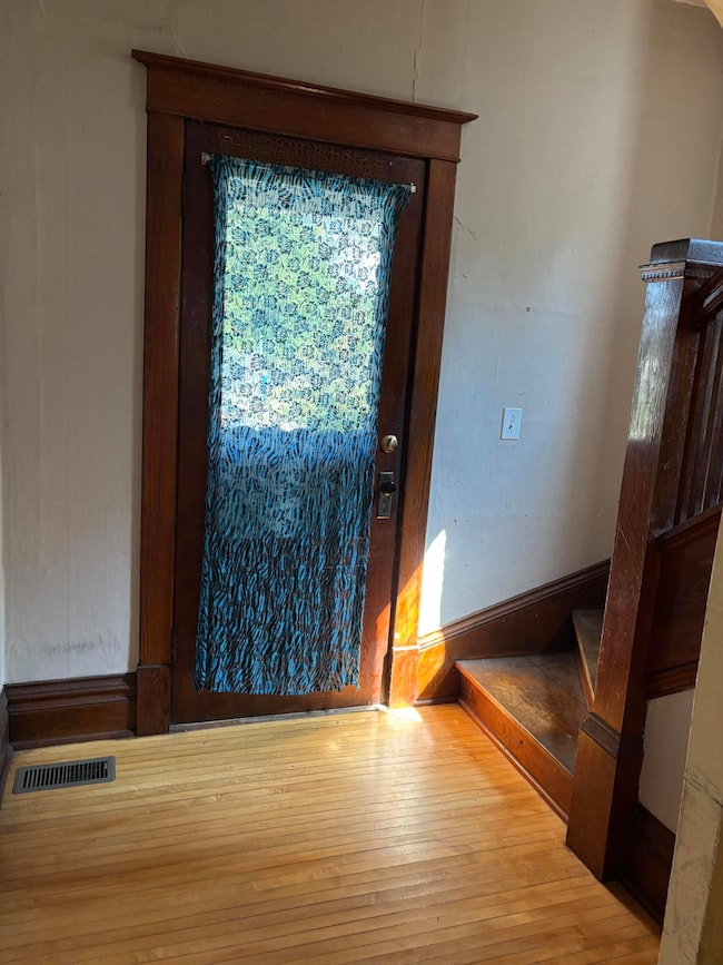 810 Vine St, Manistee, MI 49660 - photo 2