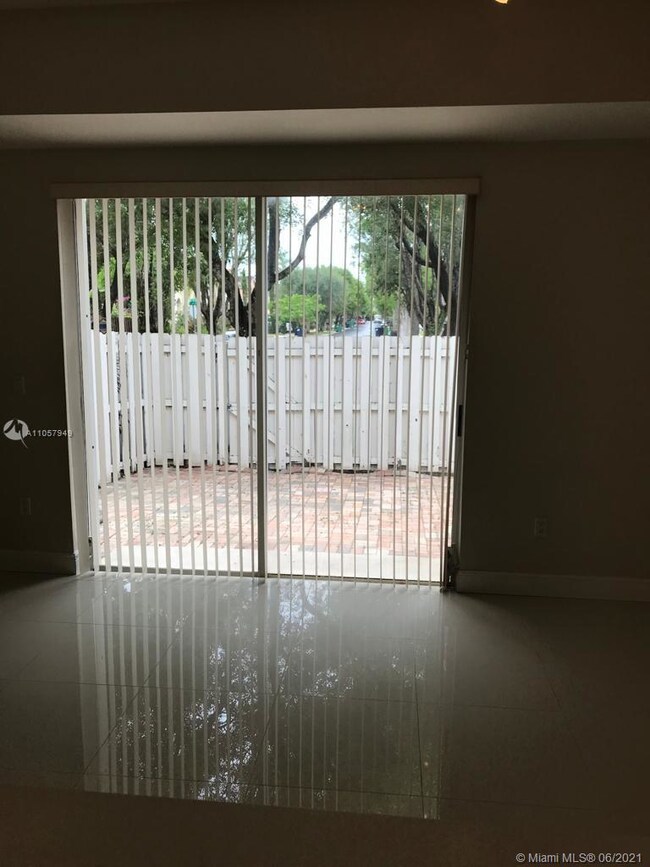 10917 NW 43rd Ln, Doral, FL 33178 - photo 6