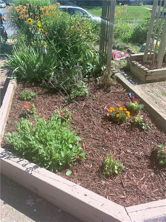 739 Mohawk St, Allentown, PA 18103 - photo 3