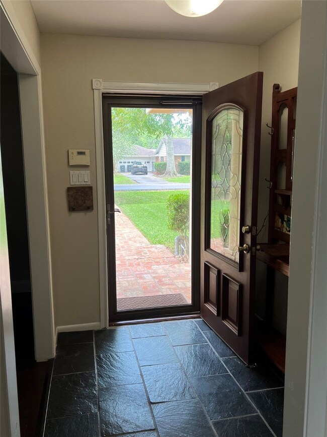 307 Coke Ln, Alvin, TX 77511 - photo 4