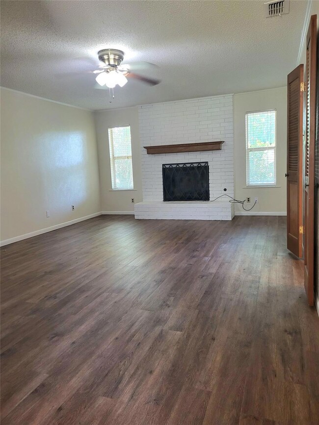 1506 La Salle Dr, Sherman, TX 75090 - photo 3