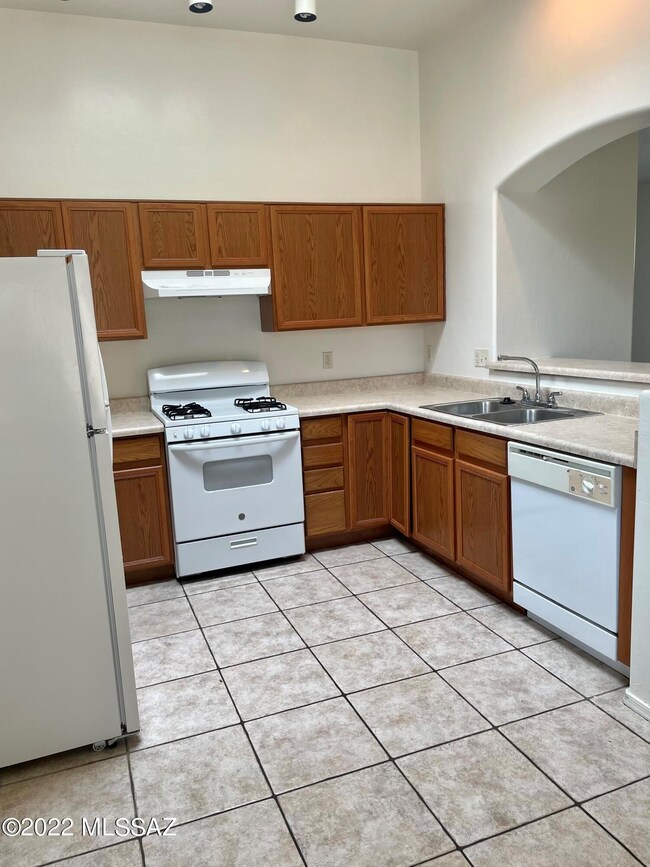 28FFEF63-A239-4774-A1F5-0BCF1A6C094D