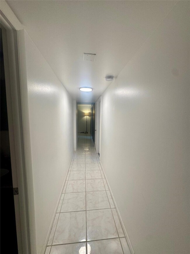 Ashleigh House unit 209, Hallandale Beach, FL 33009 - photo 6