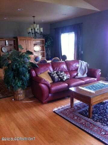 Living Room 3.jpg