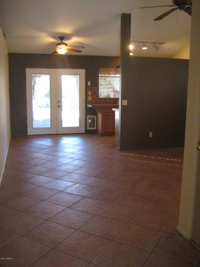 10067 E Bryonwood Ln, Tucson, AZ 85730 - photo 3