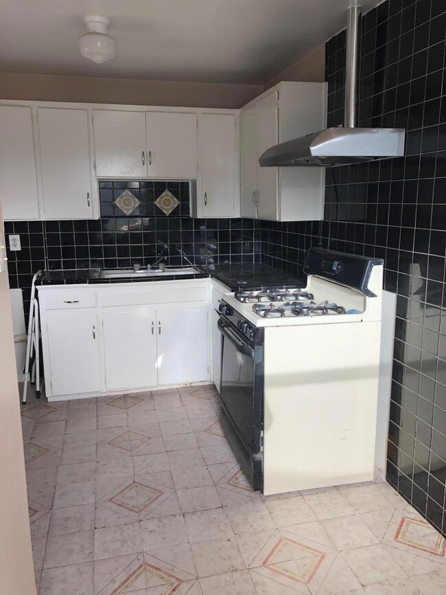 7873 La Grange Ct, El Paso, TX 79915 - photo 4