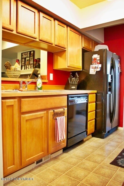 Joel Ware Sale Pics - Kitchen Frige - Di