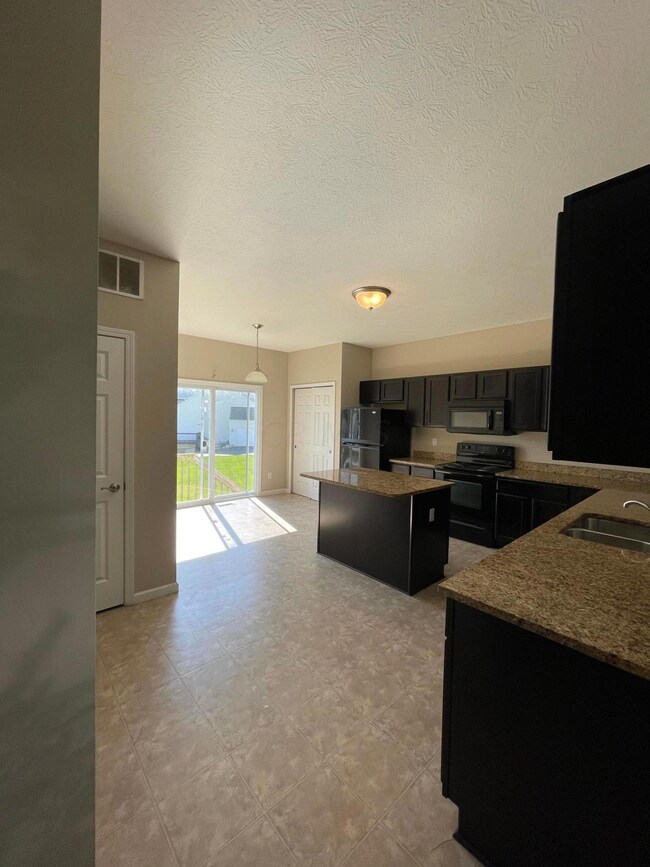 Kitchen-Eating Area