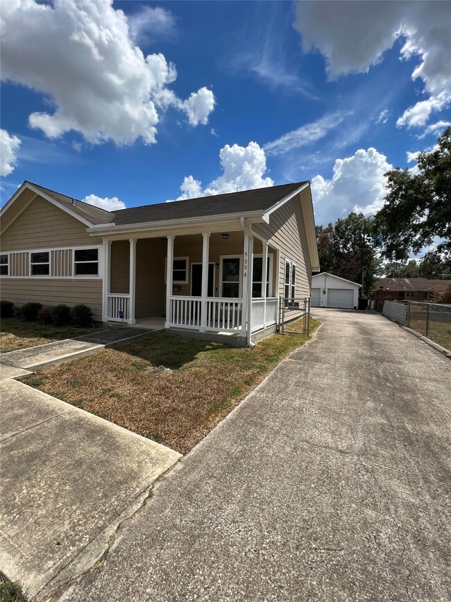 5004 Winnetka St, Houston, TX 77021 - photo 2