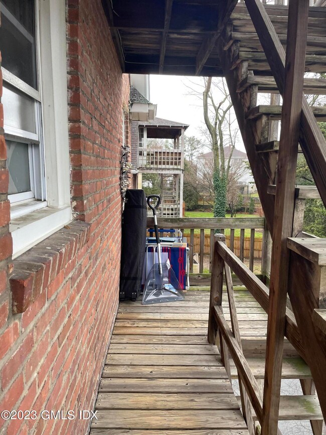 60 Weaver St unit 2, Greenwich, CT 06831 - photo 3