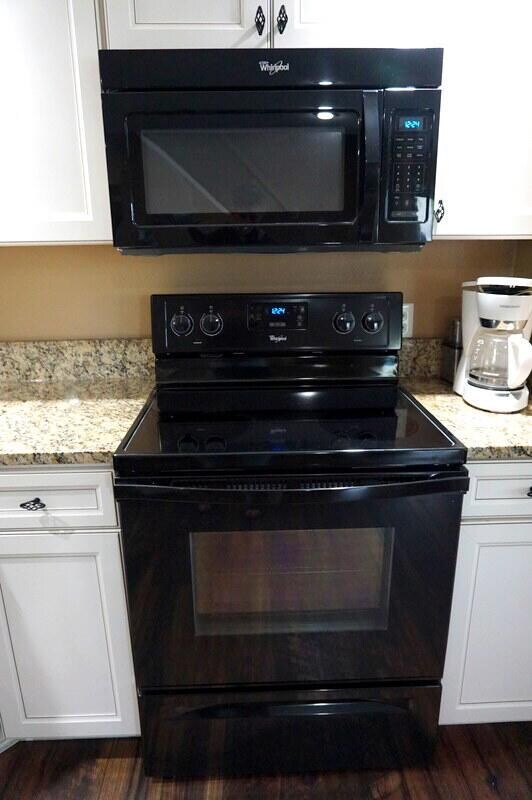 STOVE/MICROWAVE