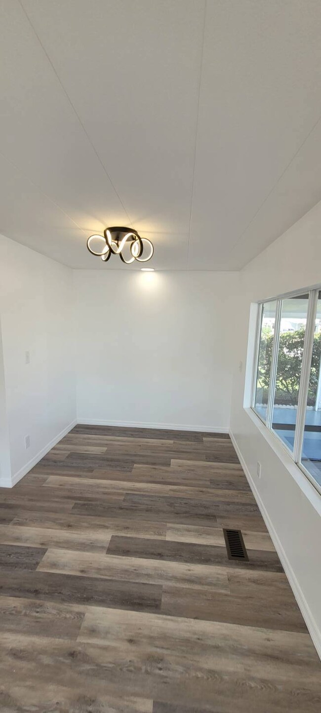 2948 Reinhard Ave, Sarasota, FL 34234 - photo 6