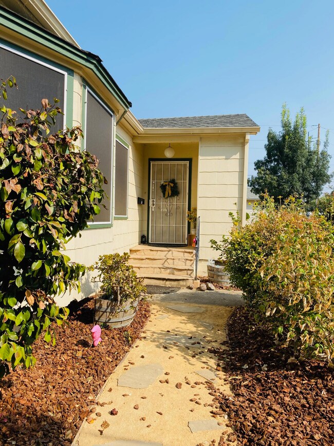 2446 Waldon St, Redding, CA 96001 - photo 4