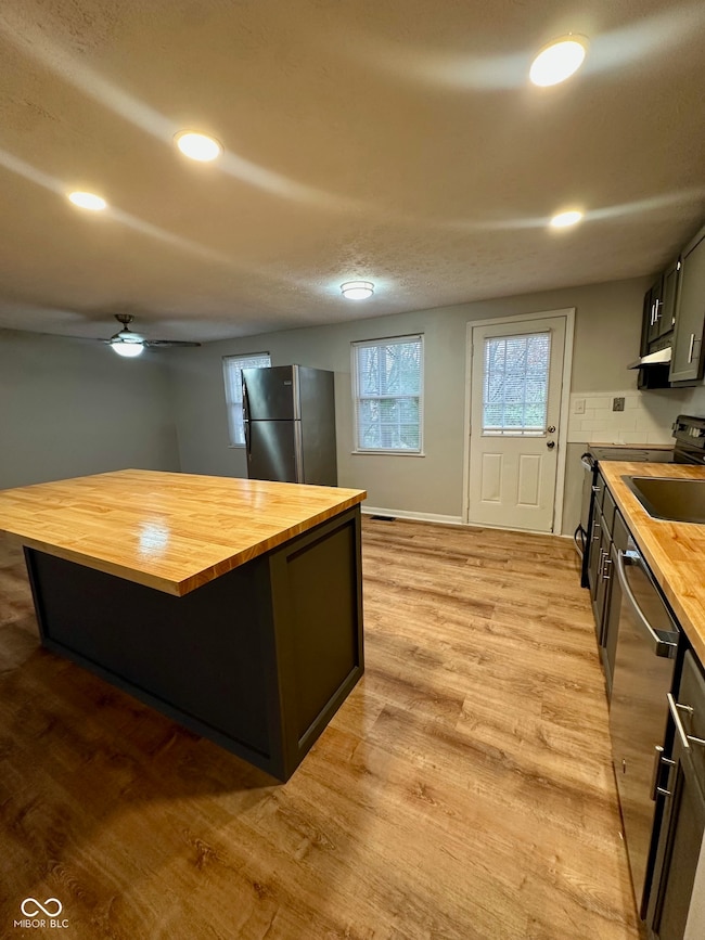 5847 Lakeland Dr, Indianapolis, IN 46220 - photo 5