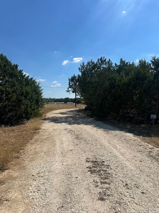 395 Rohrbuch Rd, Pipe Creek, TX 78063 - photo 3