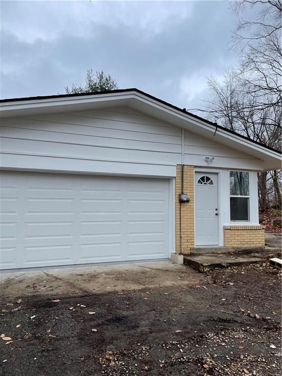 28 Circle Dr, Carmel, IN 46032 - photo 2