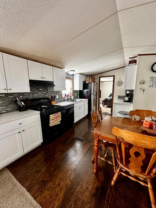 4296 Birmingham Ave, Wayland, MI 49348 - photo 3