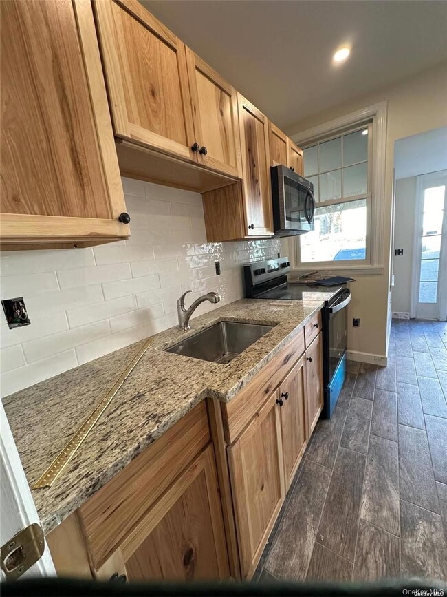 209 Main St unit Rear, Northport, NY 11768 - photo 5