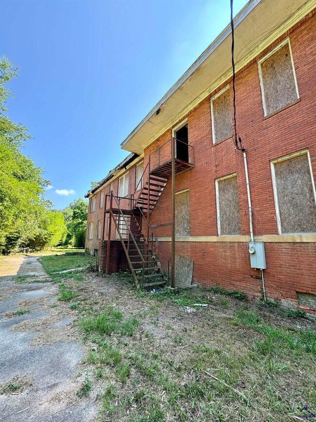 130 W Dodson St, Americus, GA 31709 - photo 6