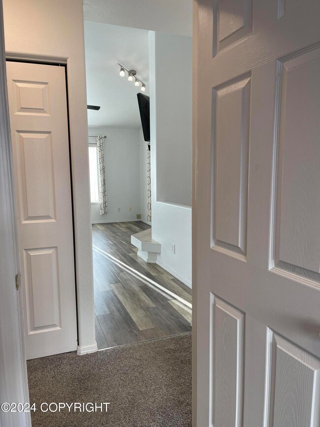 411 Ocean Point Dr unit 82, Anchorage, AK 99515 - photo 5