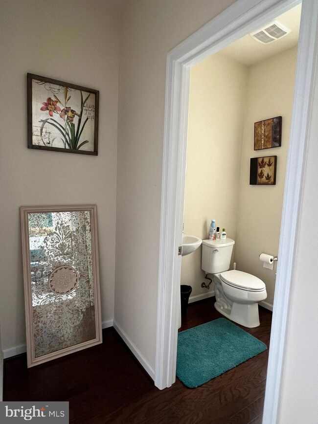 25273 Sackwheat Square, Chantilly, VA 20152 - photo 7