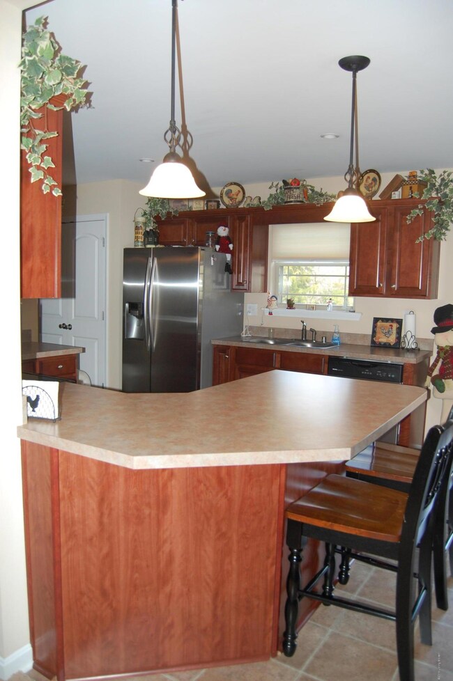 387 Berger Farm Dr, Mount Washington, KY 40047 - photo 2