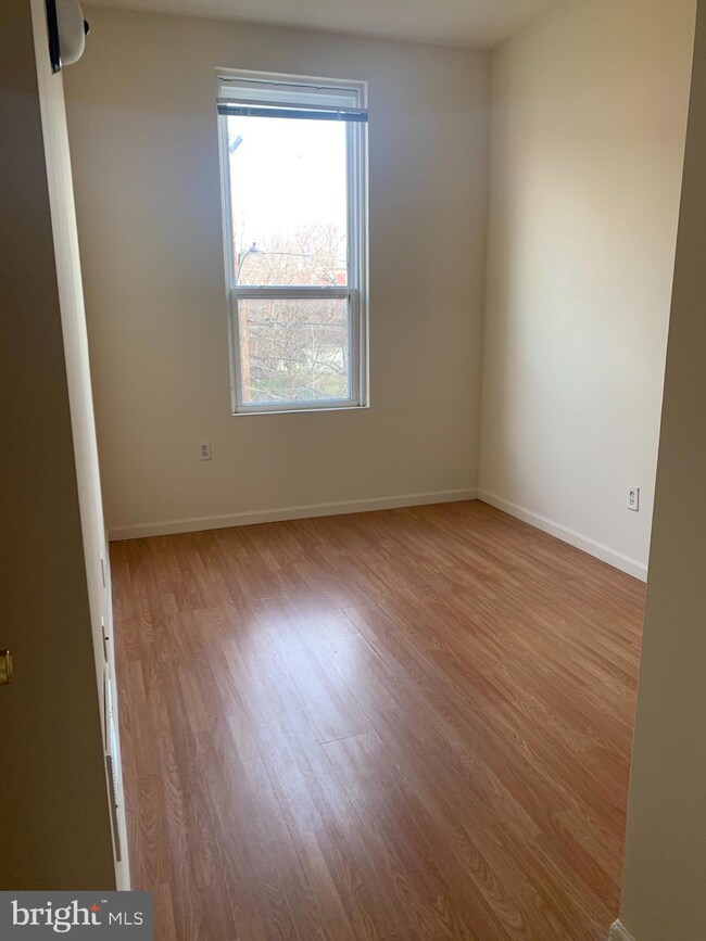 1538 N 18th St, Philadelphia, PA 19121 - photo 7