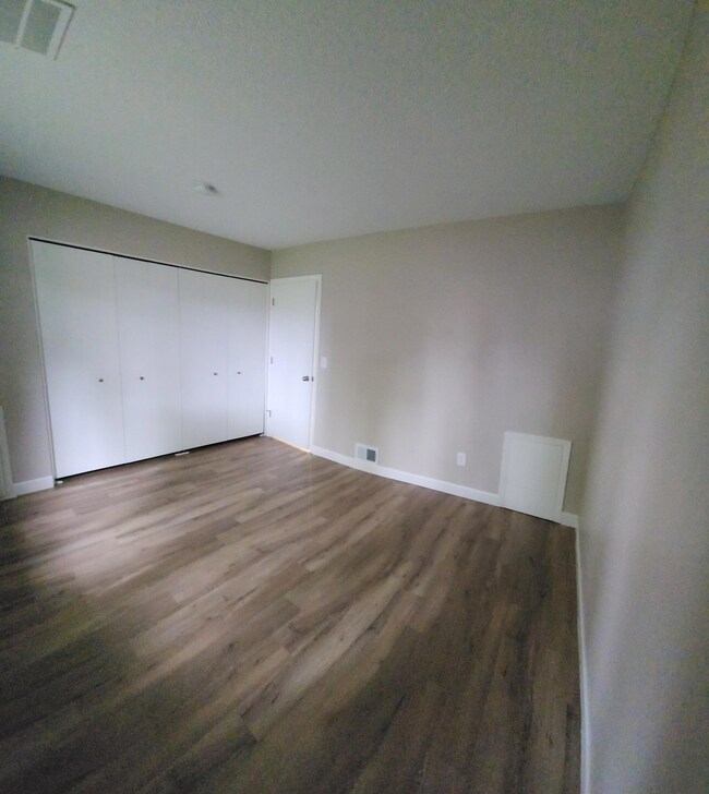 9416 Ranchview Ln N, Maple Grove, MN 55369 - photo 4