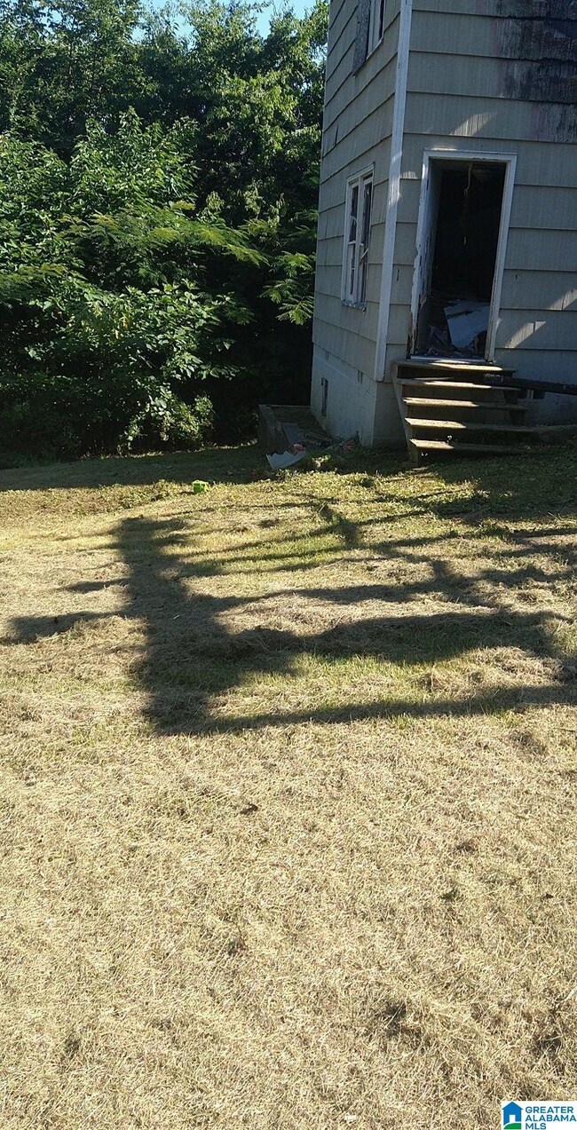 2805 9th St NE, Center Point, AL 35215 - photo 6