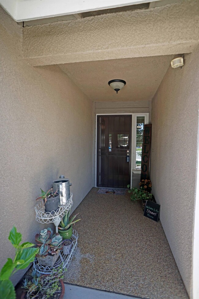 6896 E Andrews Ave, Fresno, CA 93727 - photo 3