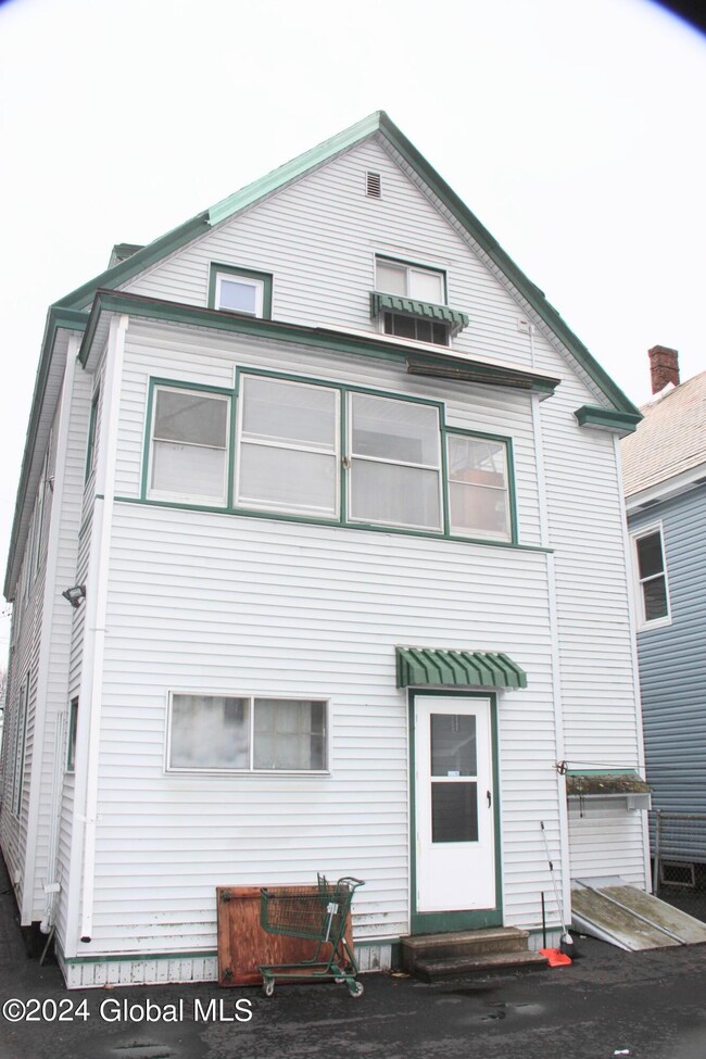 811 Grant Ave, Schenectady, NY 12307 - photo 4