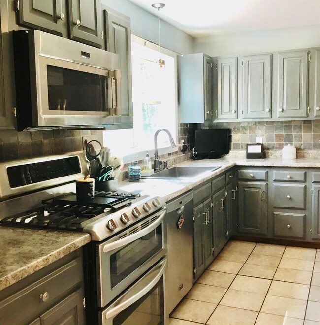 31 Meeting Hill Rd, Hillsborough, NH 03244 - photo 4