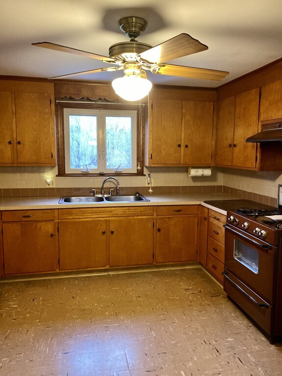 756 Sanford Rd, Westport, MA 02790 - photo 2