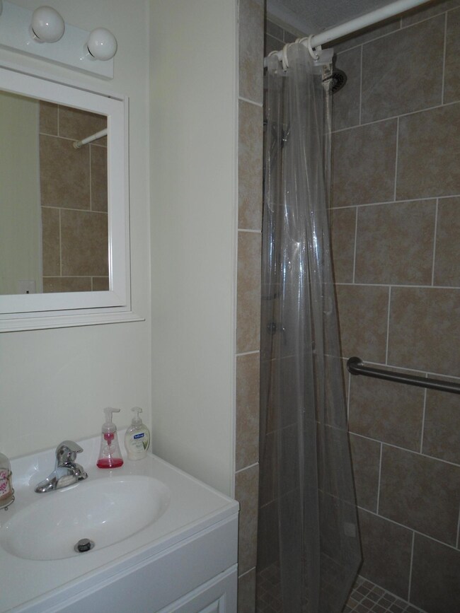 MASTER BATH 1