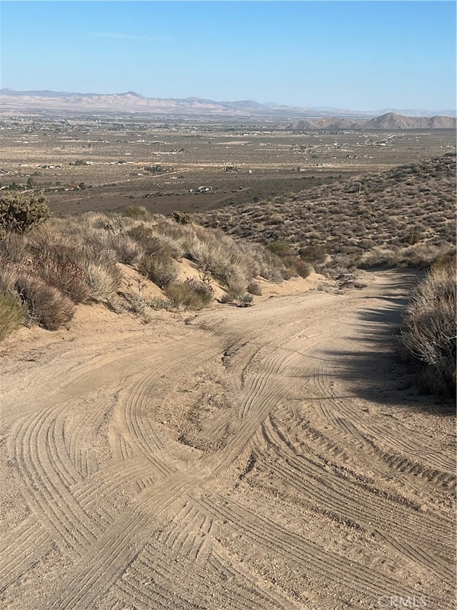 28138 Oriole St, Lucerne Valley, CA 92356 - photo 3