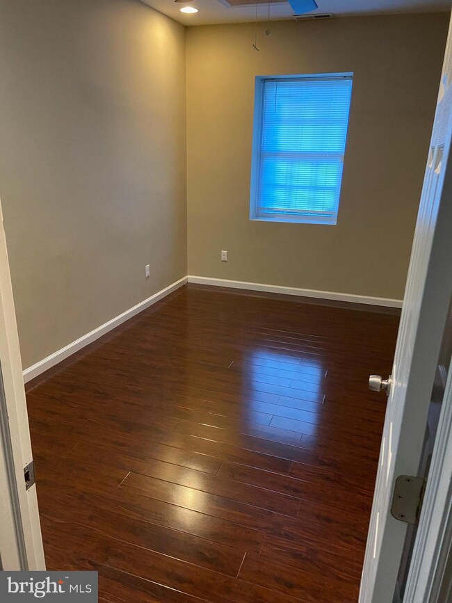 555 Champion Ave, Oaklyn, NJ 08107 - photo 4