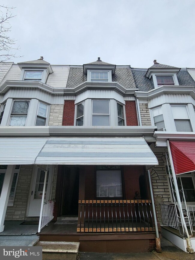 352 N 13th St, Reading, PA 19604 - photo 2