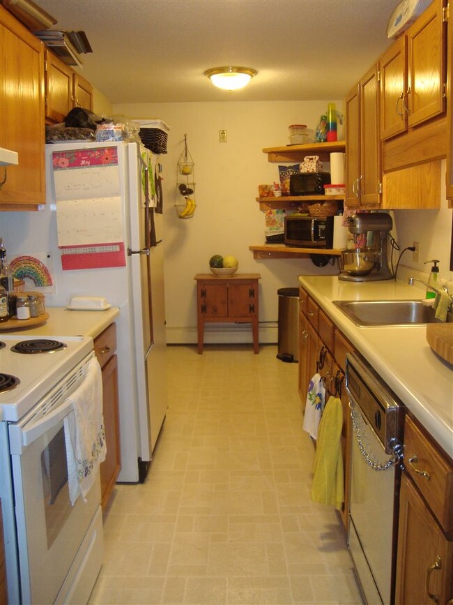 36 Floyd Ave unit 28, West Lebanon, NH 03784 - photo 5