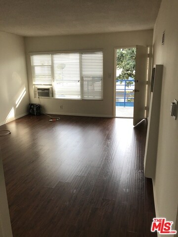 1750 N Sycamore Ave unit 310, Los Angeles, CA 90028 - photo 7