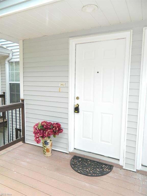 Covered/Lighted Entry