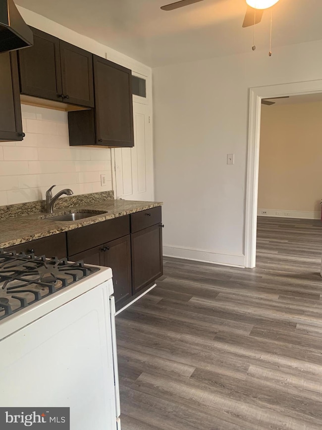 914 Swede St, Norristown, PA 19401 - photo 2