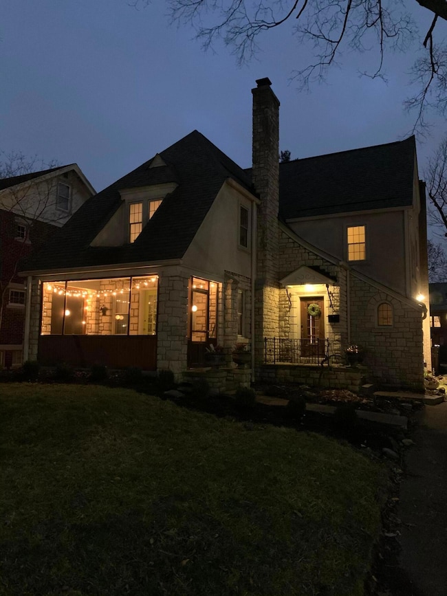 2557 E Broad St, Columbus, OH 43209 - photo 7