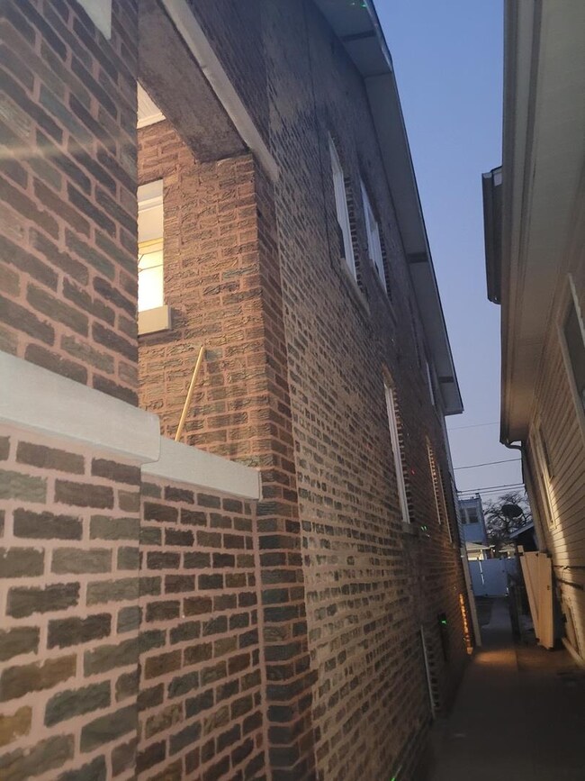 5317 W Barry Ave, Chicago, IL 60641 - photo 5