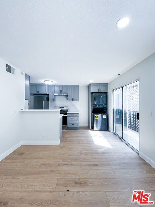 22423 Del Valle St unit 104, Los Angeles, CA 91364 - photo 4