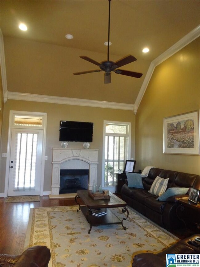 and plenty of space to entertain! Step to outdoor 