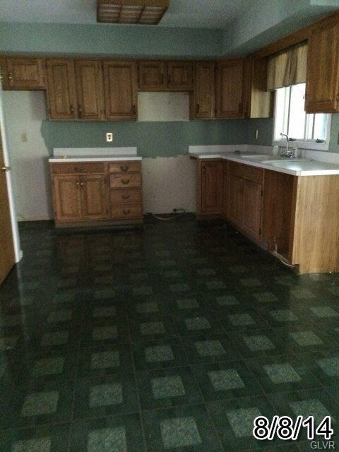 4010 Hillview Rd, Temple, PA 19560 - photo 4