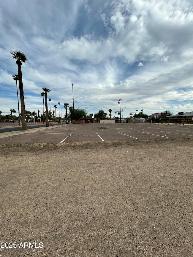 1601 W McDowell