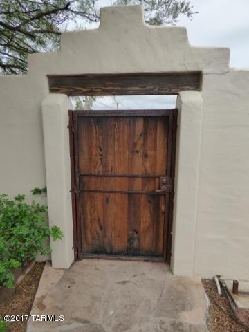 1620 N Santa Rita  Front Gate
