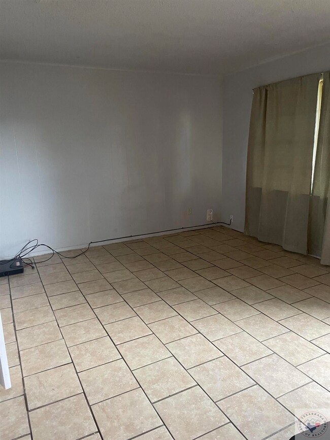 1916 W 13th St, Texarkana, TX 75501 - photo 2