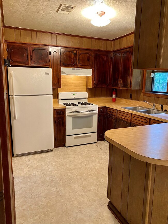 533 11th St, McComb, MS 39648 - photo 3